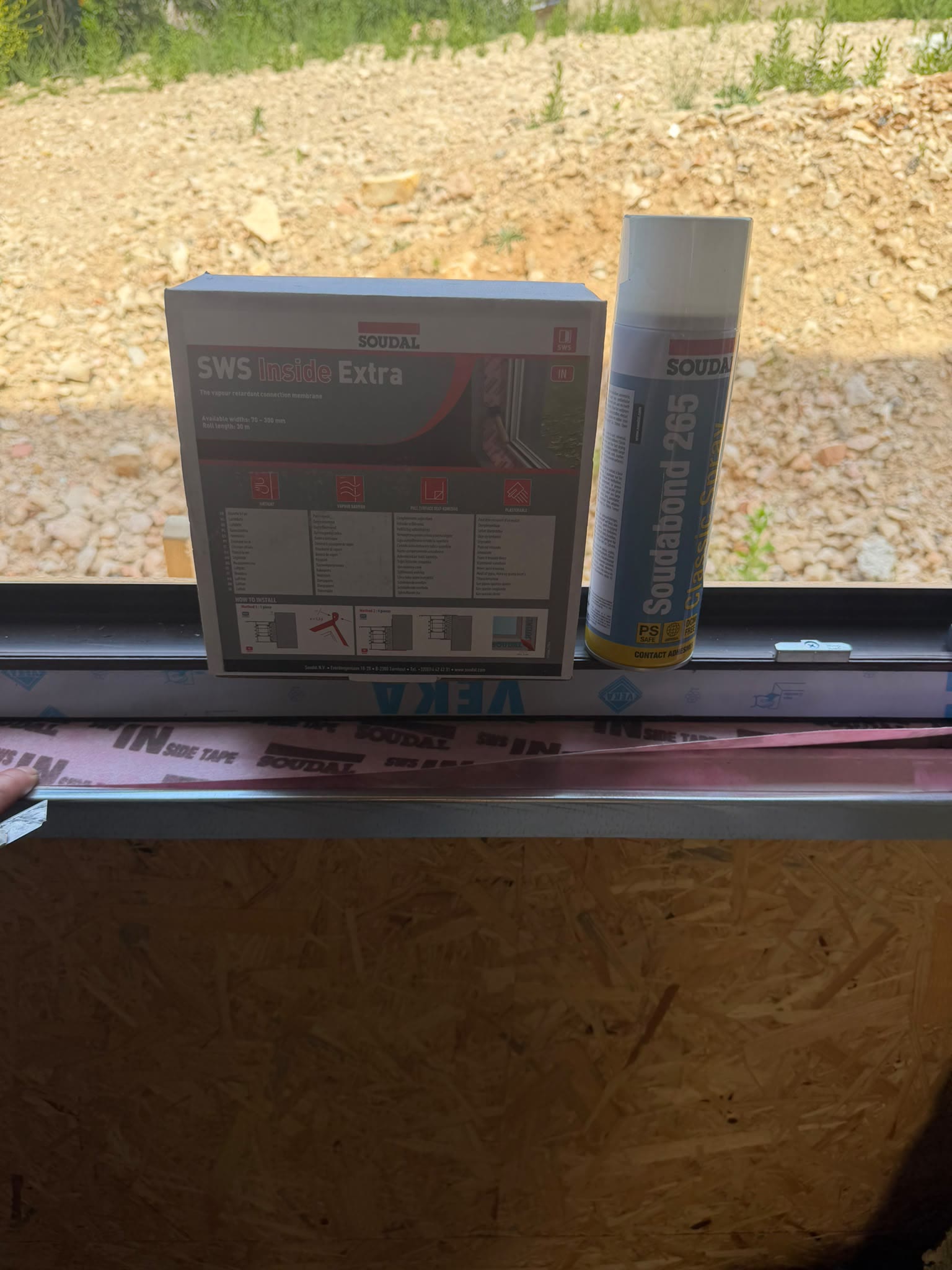 Montaje profesional con sellado Soudal · Sitges